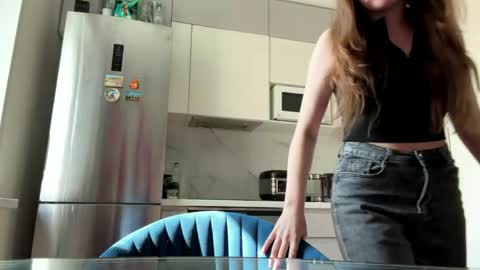 Mila online show from April 22, 8:10 am