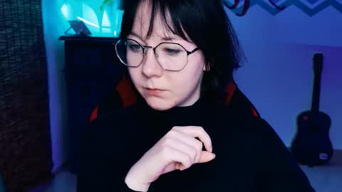 nancymartinez online show from September 17, 1:03 pm