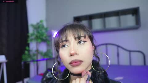 Snapshot of nanii_velvett chatting on September 9, 9:15 pm Nanii           online show from September 9, 9:15 pm