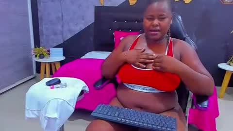  NAOMI online show from October 25, 7:25 pm