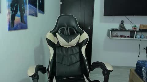 naomi_berckley online show from September 28, 8:01 am