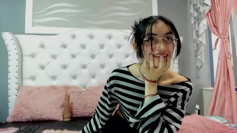 naomi online show from October 16, 2:17 pm