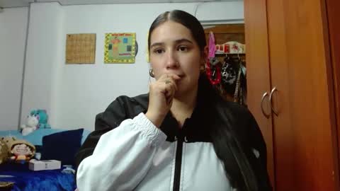 naomi_d online show from March 11, 10:42 pm