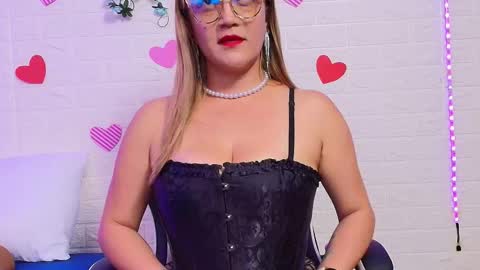 Naomi online show from September 25, 5:20 pm