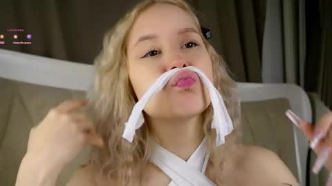 Angel online show from April 10, 11:15 am