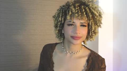 naomidawson online show from November 25, 10:52 pm