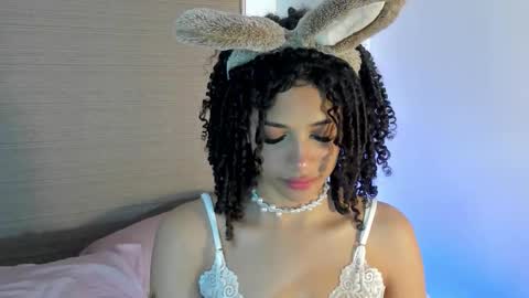 naomidawson online show from September 24, 12:17 am