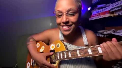 Naomigiirl6 online show from June 5, 10:59 pm