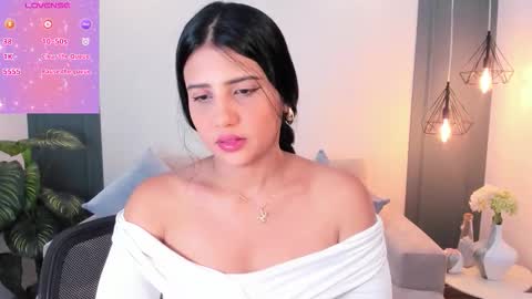 Ashley Rose online show from February 19, 11:59 pm