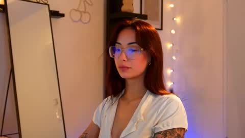 naomii_20 online show from November 16, 8:22 pm