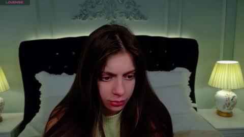 Naomi online show from November 28, 5:04 am