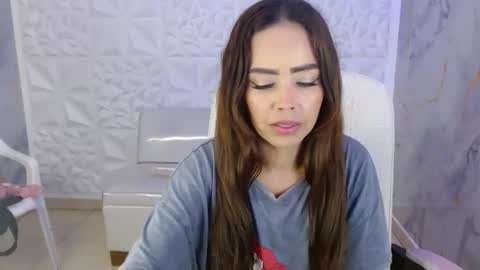 Naomis online show from May 30, 6:06 pm