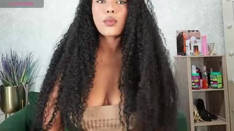 Naomi     online show from April 17, 3:53 am