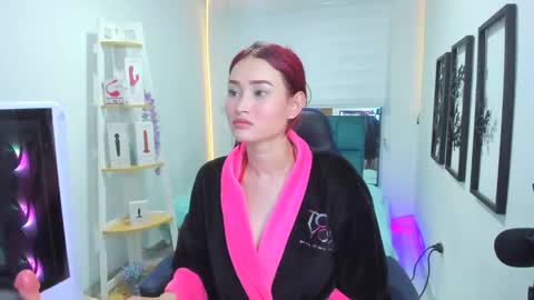 naomy online show from November 9, 9:28 pm