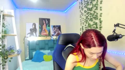 naomy online show from February 21, 7:43 pm