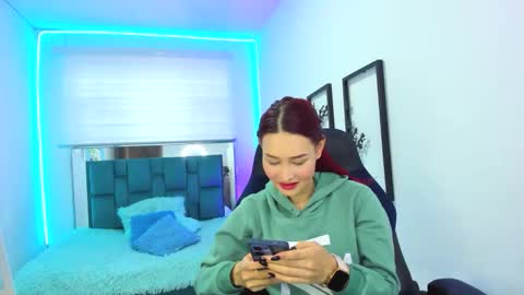 naomy online show from September 12, 9:17 pm