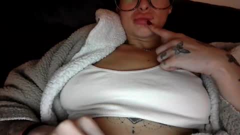 Snapshot of naomyt chatting on September 28, 9:46 pm ninati online show from September 28, 9:46 pm