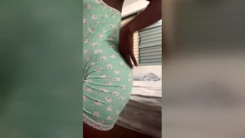 nara_brasileirinha online show from December 21, 11:44 pm