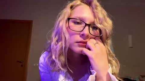 Sarah  online show from March 18, 5:41 pm