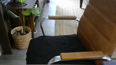 Snapshot of nareth338 chatting on September 27, 8:17 pm nareth338 online show from September 27, 8:17 pm