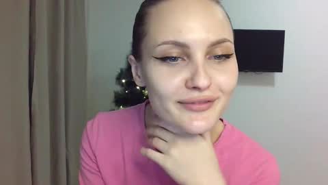 Snapshot of naslili chatting on December 19, 10:32 pm Tina online show from December 19, 10:32 pm