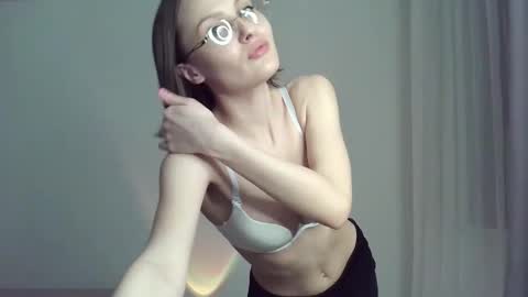 Snapshot of naslili chatting on January 31, 4:25 am Tina online show from January 31, 4:25 am