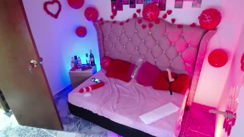 nat_evans8 online show from February 15, 7:51 am