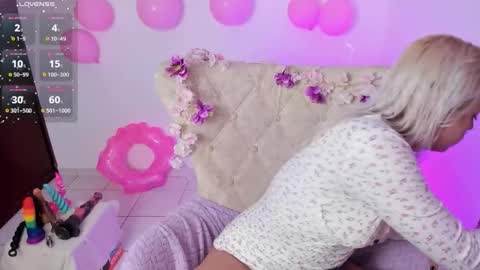 Nataliua Henao online show from November 26, 4:37 pm