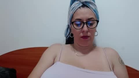 natally online show from November 19, 1:43 pm