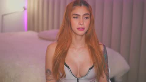 Snapshot of nataly_05 chatting on December 4, 11:41 pm anatalybee online show from December 4, 11:41 pm