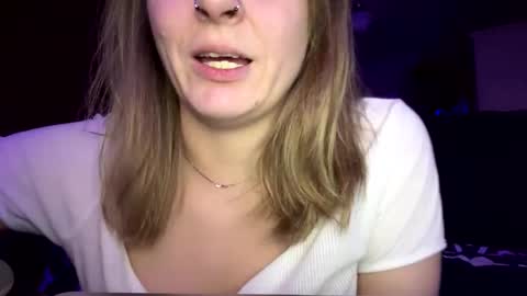 natasha_123341319 online show from December 4, 3:50 am