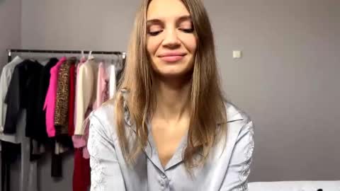 Emily online show from September 18, 8:40 am