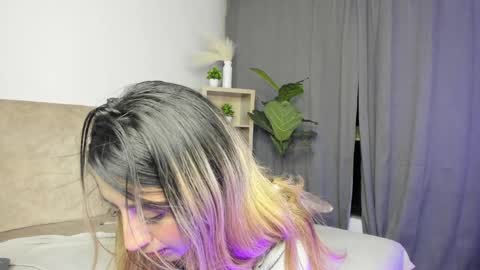 Natasha Independent model online show from January 11, 8:33 am