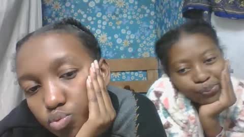 nathalia069 online show from May 7, 1:07 pm