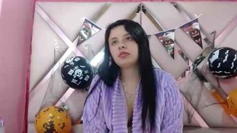 nathaly low online show from October 18, 3:22 am