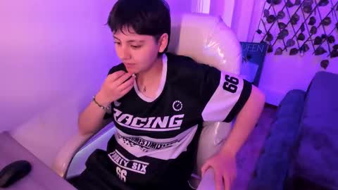 nathalyy_ds online show from March 11, 3:59 pm