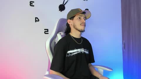   online show from April 8, 11:57 am