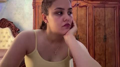 Juliana online show from July 13, 8:29 am