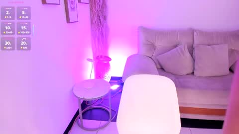 natti_london online show from May 20, 7:48 am