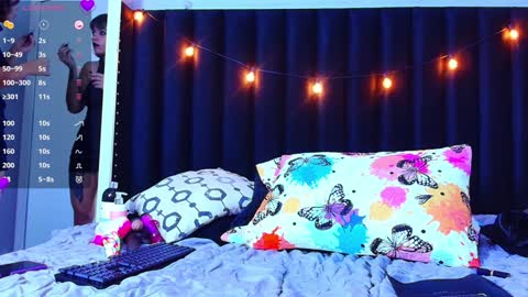 Gwen  online show from February 5, 7:53 pm