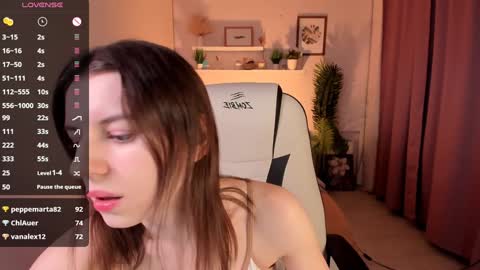 Snapshot of naturelly chatting on December 1, 5:15 pm Melisa  FOLLOW ME  online show from December 1, 5:15 pm