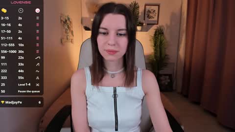 Snapshot of naturelly chatting on December 13, 2:05 pm Melisa  FOLLOW ME  online show from December 13, 2:05 pm