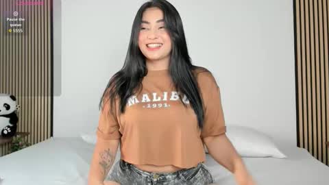 Snapshot of naty_model25 chatting on October 17, 9:19 pm naty_model25 online show from October 17, 9:19 pm