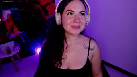 Snapshot of naughty_butt chatting on September 25, 12:39 am Megan online show from September 25, 12:39 am