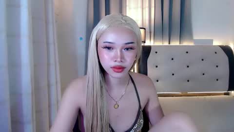 itsyourgirl kiara online show from May 24, 1:17 pm