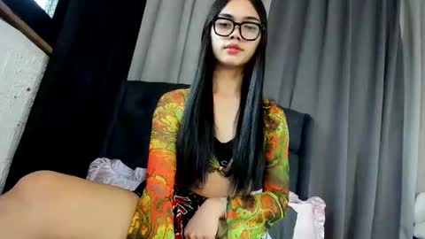 emma online show from March 10, 10:02 pm