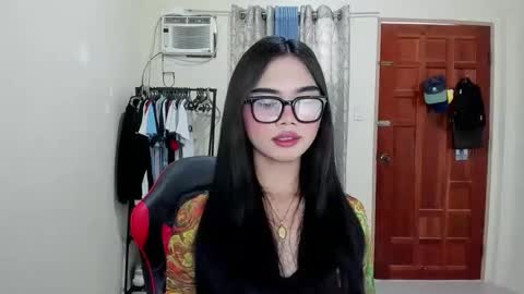 emma online show from April 3, 6:53 am