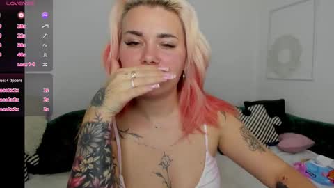 Maria  online show from November 29, 9:11 pm