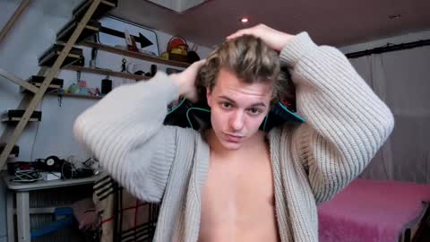 Snapshot of naughty_nik43 chatting on February 1, 6:08 pm Nik online show from February 1, 6:08 pm