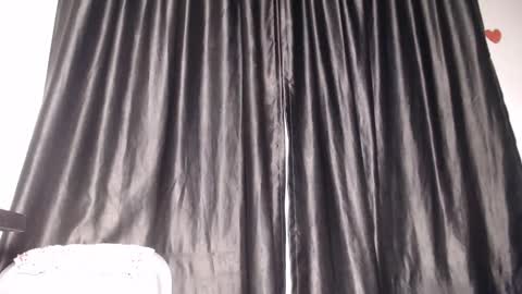 laura online show from September 26, 7:49 am